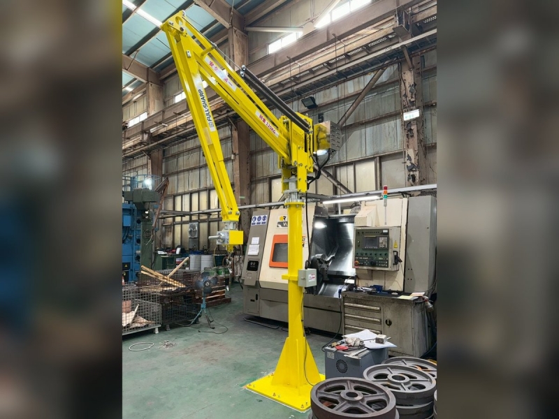 電動省力臂，用於 CNC 機台上下料
