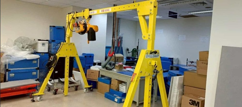 手推式門型吊車 500 kg–2 噸：結構、適用時機與選型重點